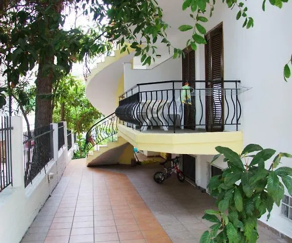 Marco's Appartments Apartamento *